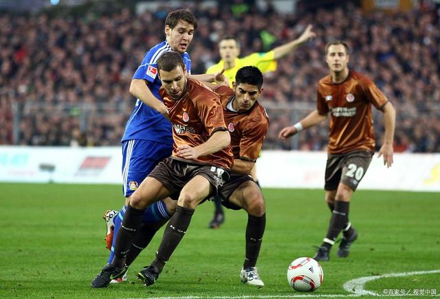 罗斯托克客场爆冷取胜，意外跻身积分榜前列