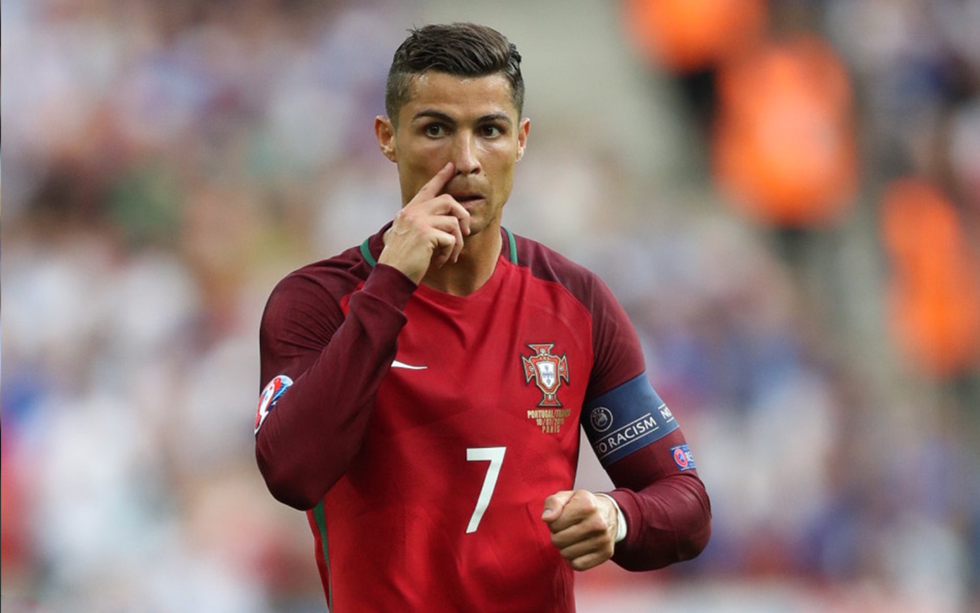 智利对阵瑞士，李刚仁的无解时刻，如何定义足球场上的绝对统治力？